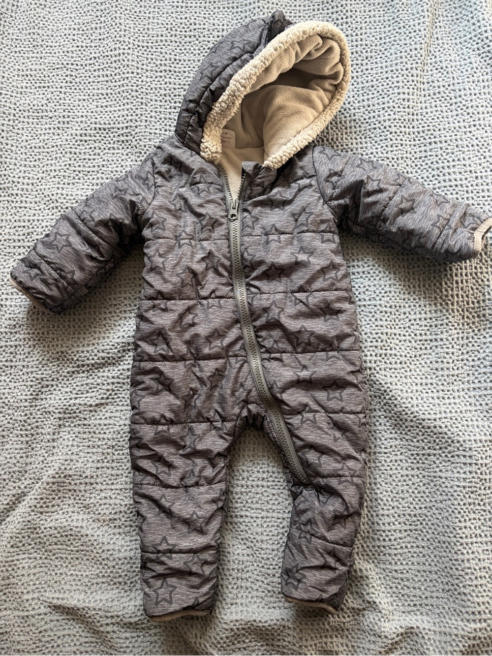 wonder nation Gray Star-Print Quilted One-Piece Footie